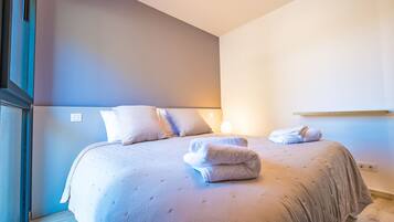 3 chambres, fer et planche à repasser, lit parapluie, Wi-Fi gratuit