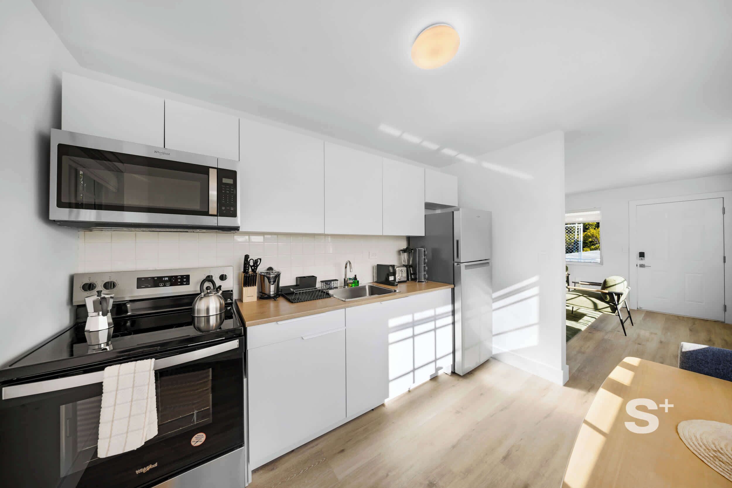 Refrigerador, microondas, parrilla de estufa y lavavajillas 