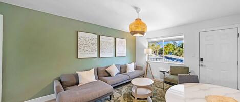 Televisión, oficina