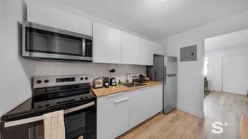 雪櫃、微波爐、爐具、洗碗機