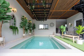 Una piscina techada