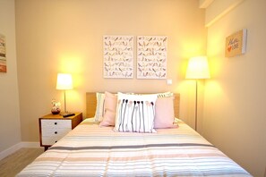 2 室のベッドルーム、アイロン / アイロン台、WiFi、ベッドシーツ