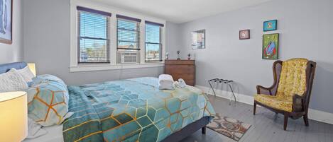 3 habitaciones, tabla de planchar con plancha, wifi y ropa de cama