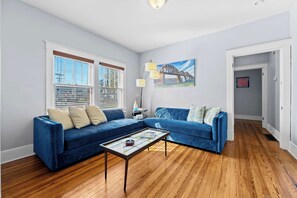 TV, offices - Prime Location Home | Mins Only to Churchill Downs (Louisville)