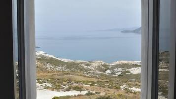 Apartment, Patio, Sea View | Wi-fi percuma, cadar katil