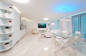 Apartament, 1 dormitori, fumadors, balcó | Menjador