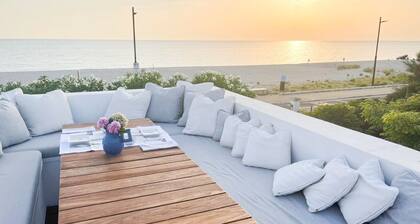 Elegante Villa am Meer mit Jacuzzi, Garten und Panoramaterrasse.