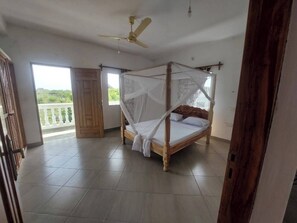 3 habitaciones, decoración personalizada y muebles diferentes