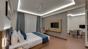 Superior Suite | 1 bedroom, desk, free WiFi