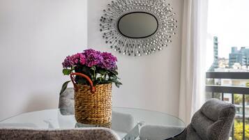 Apartment, 2 Bedrooms, Balcony, Ocean View | Interior