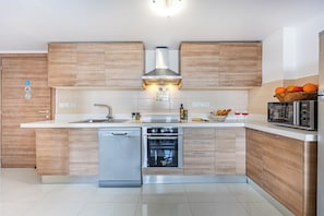 Appartement, 2 chambres, balcon, vue océan | Intérieur