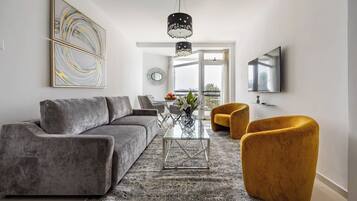 Apartment, 2 Bedrooms, Balcony, Ocean View | Living room