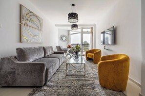 Apartment, 2 Bedrooms, Balcony, Ocean View | Living room