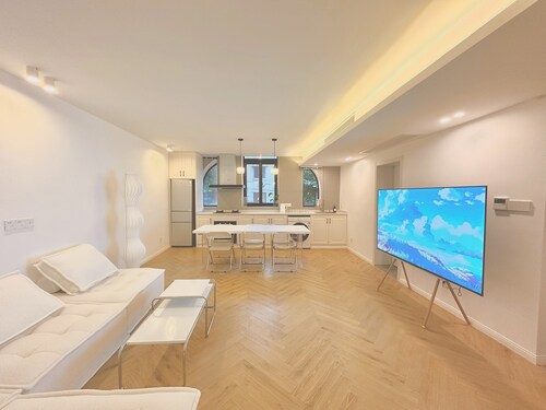 ZHome-Three floors 4 bedrooms