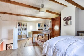 1 chambre, fer et planche Ă repasser, Wi-Fi gratuit