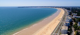 Apartment -450m from the beach- swimming pools