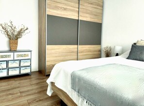 3 Schlafzimmer, Bügeleisen/Bügelbrett, WLAN, Bettwäsche