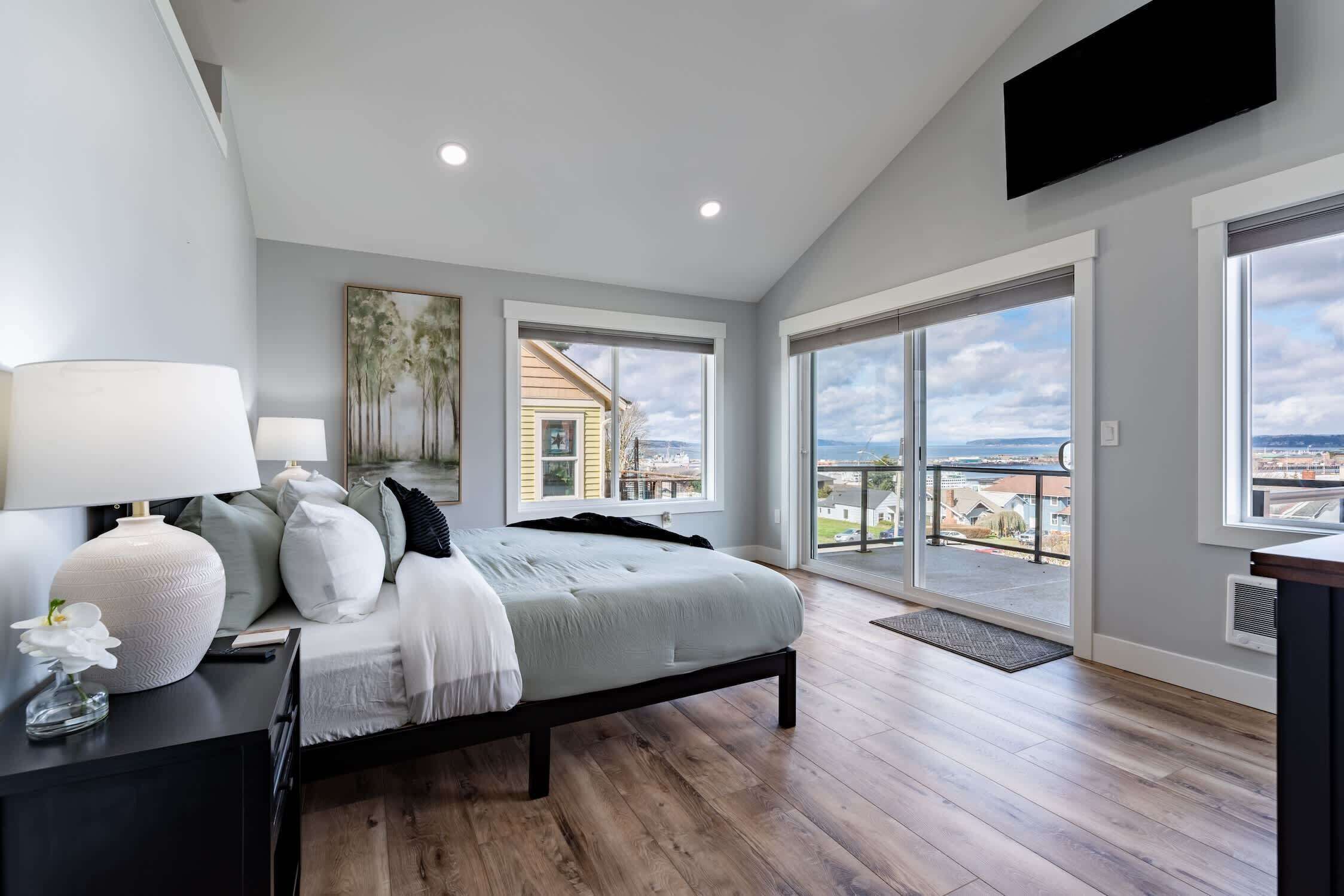 3 bedrooms, iron/ironing board, travel crib, free WiFi