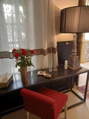 In-room safe, free WiFi