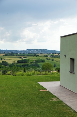 Exterior. Retrocantina