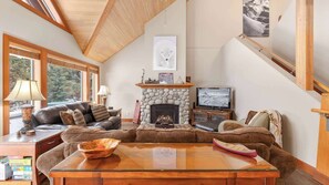 TV, fireplace