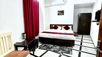 Deluxe Room, City View | Free WiFi