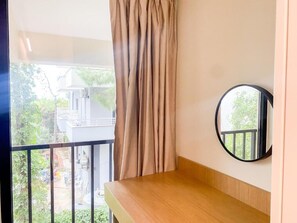 Deluxe-værelse til 3 personer | Skrivebord, lydisolering, gratis baby-/barnesenge, gratis Wi-Fi