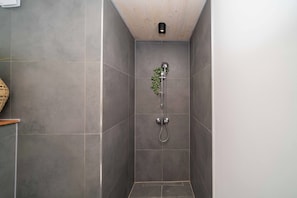 Three Bedroom House | Bathroom | Shower, towels, soap, shampoo - Fumba Town Private Residences (Kombeni)