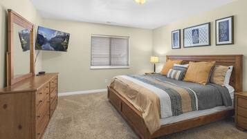3 bedrooms, WiFi (free), bed sheets