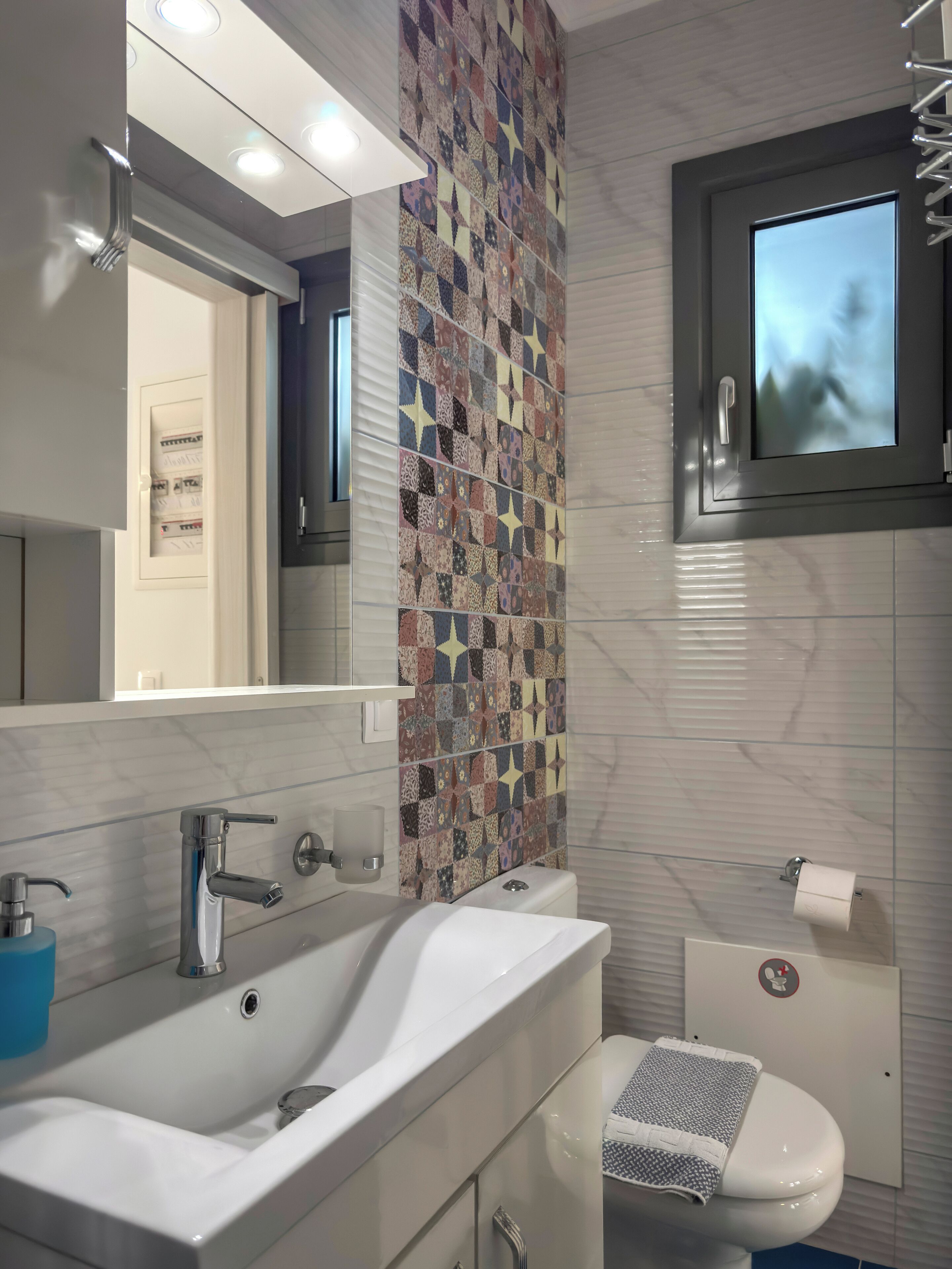 Free toiletries, soap, shampoo, toilet paper