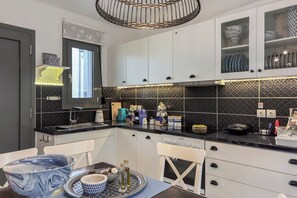 Private kitchen - Alisahni Villa (Daratsos)