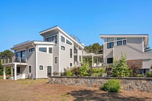 Exterior - Coastal Luxury Near Wellfleet's Best Beaches (Wellfleet)