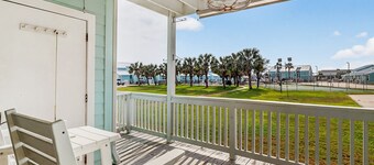 Kontiki 702, Pool, Pier, Boat Slips, Boat Launch, BBQ, Tennis, Pickle Ball!