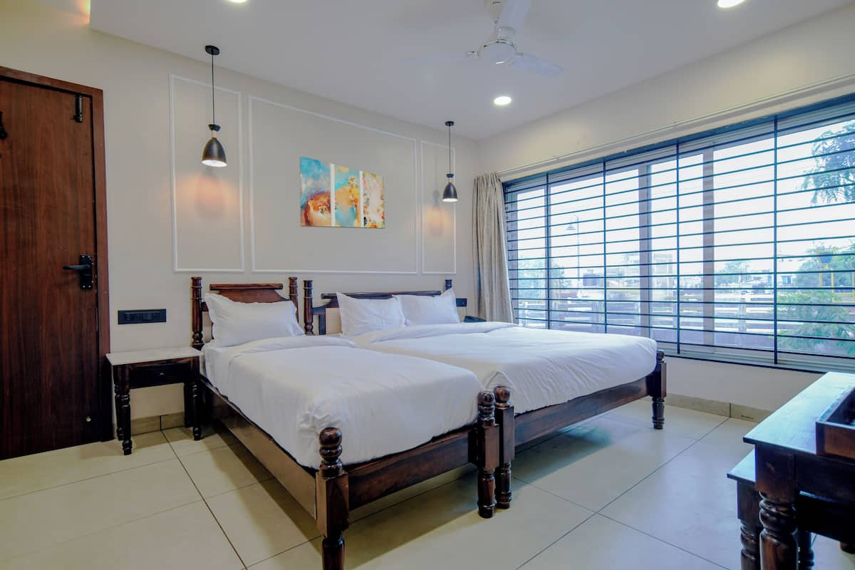 Luxury Room | Desk, free WiFi