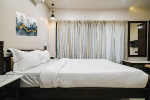 Deluxe Room | Desk, free WiFi, bed sheets