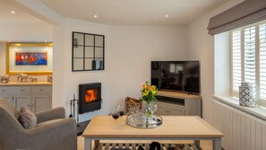 Télévision, cheminée