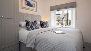 2 chambres, fer et planche à repasser, lit parapluie, Wi-Fi gratuit