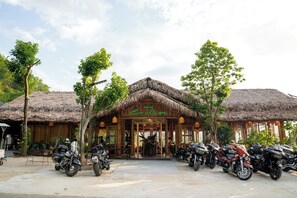 Concierge desk - Asia Tropical Resort (Ba Thuoc)