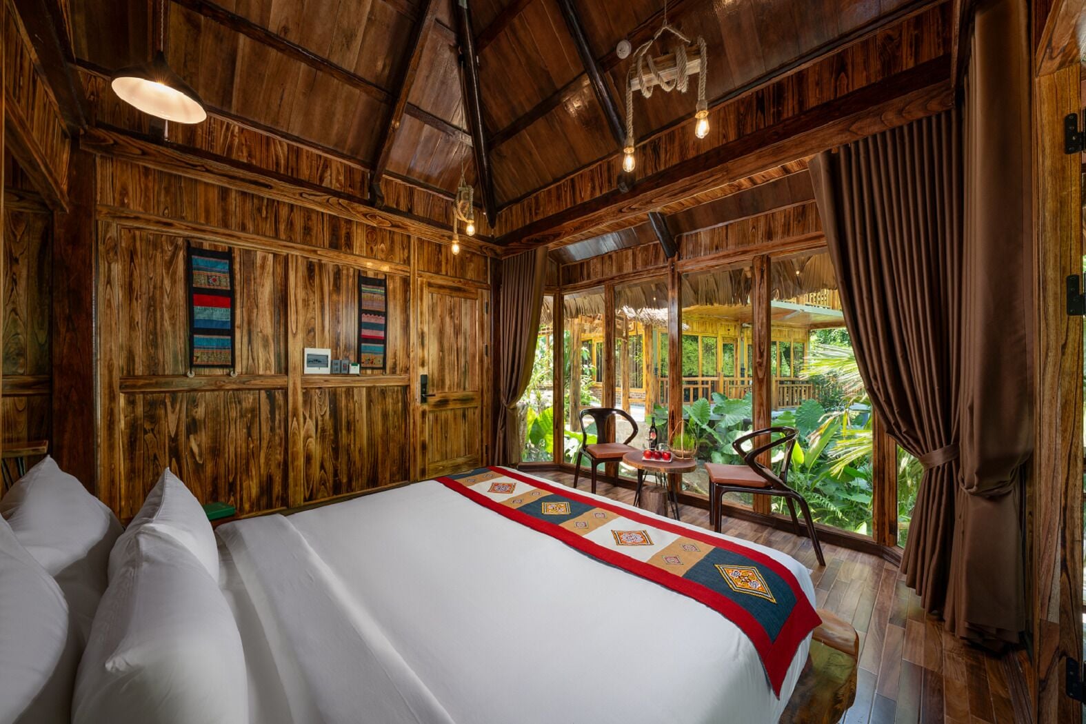 Luxury Double Room, Balcony, Mountain View | Minibar, in-room safe, iron/ironing board, free WiFi