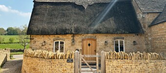 The Studio Cottage - pet friendly in Broad Campden near Chipping Campden