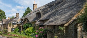 The Studio Cottage - pet friendly in Broad Campden near Chipping Campden