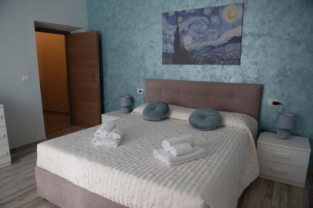 2 soverom, safe på rommet, skrivebord og strykejern/-brett