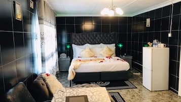Luxury Suite | 1 bedroom, desk, laptop workspace, free WiFi