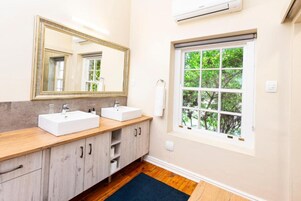 Towels, soap, shampoo, toilet paper