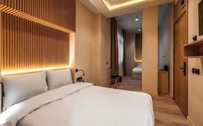 經濟三人房 | 遮光布/窗簾、熨斗/熨衣板、免費無線上網