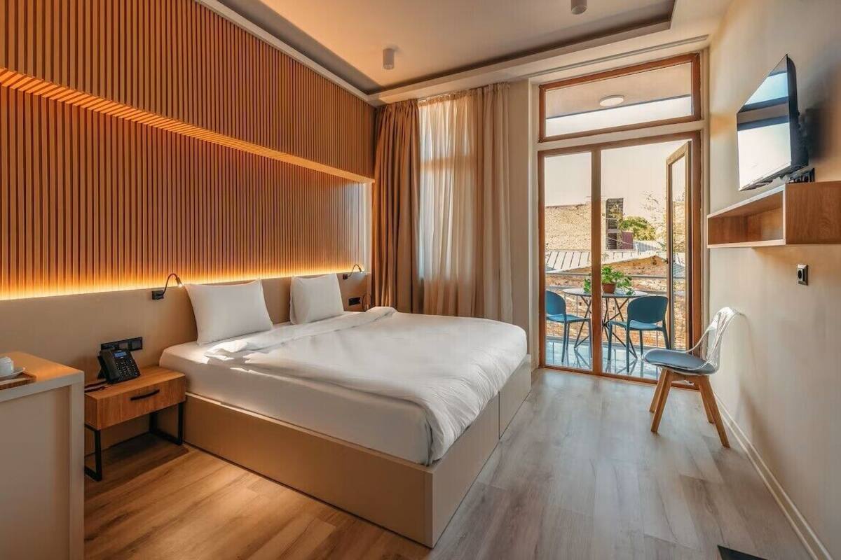 Phòng đôi hoặc 2 giường đơn Tiêu chuẩn, ban công, quang cảnh thành phố | Màn/rèm cản sáng, bàn ủi/dụng cụ ủi quần áo 