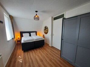 3 bedrooms, desk, free WiFi