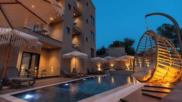 Seasonal outdoor pool