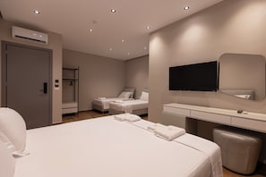 Desk, soundproofing, free WiFi - Diol Hotel (Ksamil)