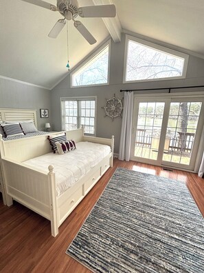 7 Schlafzimmer, Bügeleisen/Bügelbrett, kostenloses WLAN, Bettwäsche